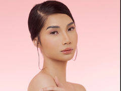 KairaSommereux - shemale with black hair webcam at LiveJasmin