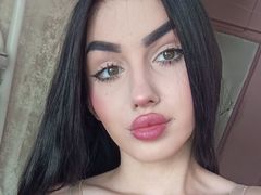 KamilaBell - female with brown hair webcam at LiveJasmin