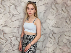 KamilaBerg - blond female webcam at LiveJasmin