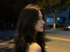 KarenChris - female with black hair webcam at LiveJasmin