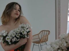 KarenRayy from LiveJasmin