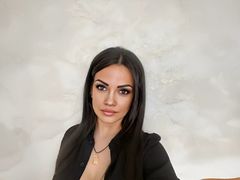 KarolinaRobinson - female with brown hair webcam at LiveJasmin