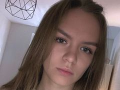 KathyWarren - female with brown hair webcam at LiveJasmin