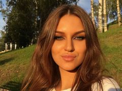 KatrinGlow - female with brown hair webcam at LiveJasmin