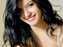 KatrinHappiness - female with brown hair webcam at LiveJasmin