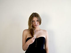 KatyBerkana - blond female webcam at LiveJasmin