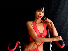 EmiliBonnie - female with black hair webcam at LiveJasmin