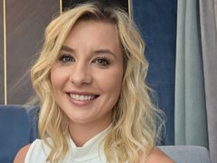 KaylinJann - blond female with  big tits webcam at LiveJasmin