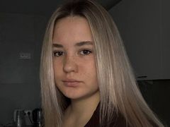 KeelyDecorte from LiveJasmin