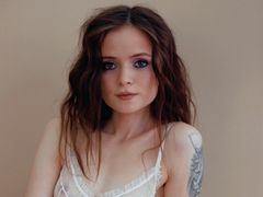 KellyMeow - female with brown hair webcam at LiveJasmin