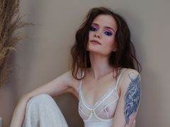 KellyMeow - female with brown hair webcam at LiveJasmin