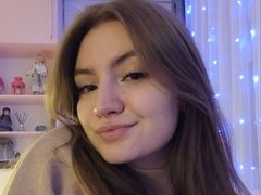 KendraCrumbley - female with brown hair webcam at LiveJasmin