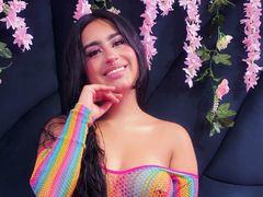 KendraFerrati - female with black hair and  big tits webcam at LiveJasmin