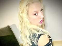 KendraMae - blond female with  small tits webcam at LiveJasmin