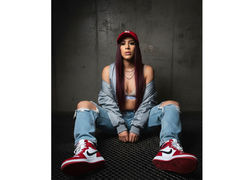 KendraRider - blond shemale webcam at LiveJasmin