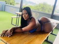 KeniaHarrison1 - female with black hair and  big tits webcam at ImLive