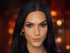 KeniaRoberts - shemale with black hair webcam at LiveJasmin