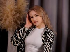 KenyaKonon from LiveJasmin