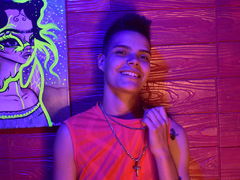 KevinCornel - female with black hair and  small tits webcam at LiveJasmin