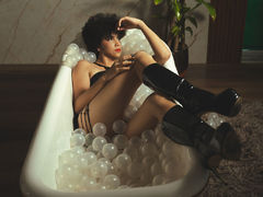 KheylerThompshon - shemale with black hair webcam at LiveJasmin