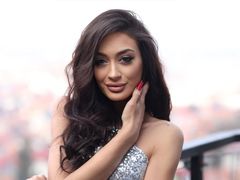 KiaraMarshall - female with black hair and  small tits webcam at LiveJasmin