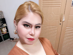 KiarraJones - blond shemale webcam at LiveJasmin