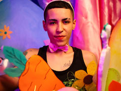 KimRouce - female with black hair and  small tits webcam at LiveJasmin