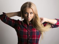 KimberlyGold - blond female with  big tits webcam at ImLive