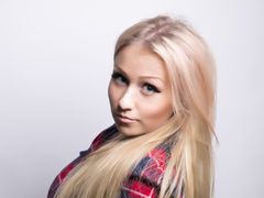 KimberlyGold - blond female with  big tits webcam at ImLive