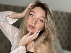 KimberlyReyvis - blond female webcam at LiveJasmin