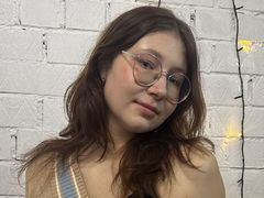 KindraVanostberg - female with brown hair and  big tits webcam at LiveJasmin