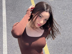 KiraBedlam - female with black hair webcam at LiveJasmin