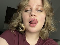 KiraCipro - female with brown hair and  big tits webcam at LiveJasmin