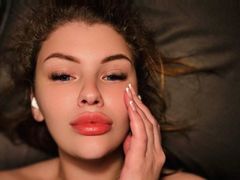 KiraKruz from LiveJasmin