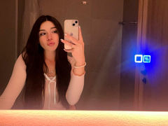KiraNaughtly from LiveJasmin
