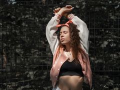 KiraRobberts - female with brown hair webcam at LiveJasmin