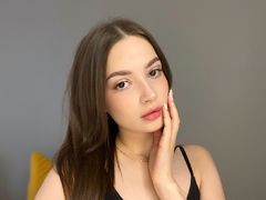 KiraVair from LiveJasmin