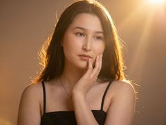 KiraYuki - female with brown hair webcam at LiveJasmin