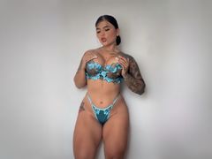 KhloeBekett - female with black hair and  big tits webcam at LiveJasmin