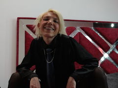 KloeSwings from LiveJasmin