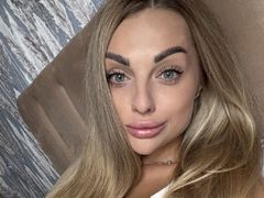 KristinaAuraI - blond female webcam at LiveJasmin