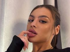 JuliaPolson - female with red hair and  big tits webcam at LiveJasmin