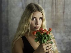 KristyQueen - blond female with  big tits webcam at xLoveCam