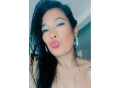 kylee69x - female with black hair and  big tits webcam at ImLive