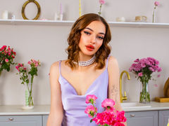 KylieLucas - female with brown hair webcam at LiveJasmin