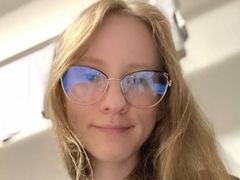 LacyAltice - female with brown hair webcam at LiveJasmin