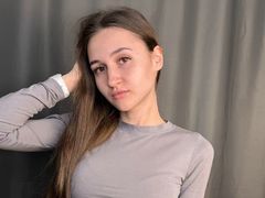 LadonnaLosado - female with brown hair webcam at LiveJasmin