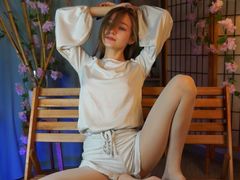 LanNur from LiveJasmin