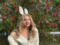 LanaBowie - blond female webcam at LiveJasmin