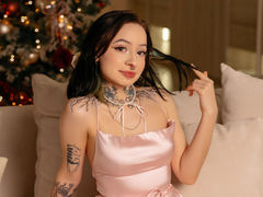 MelisaLeen - female with black hair and  big tits webcam at LiveJasmin